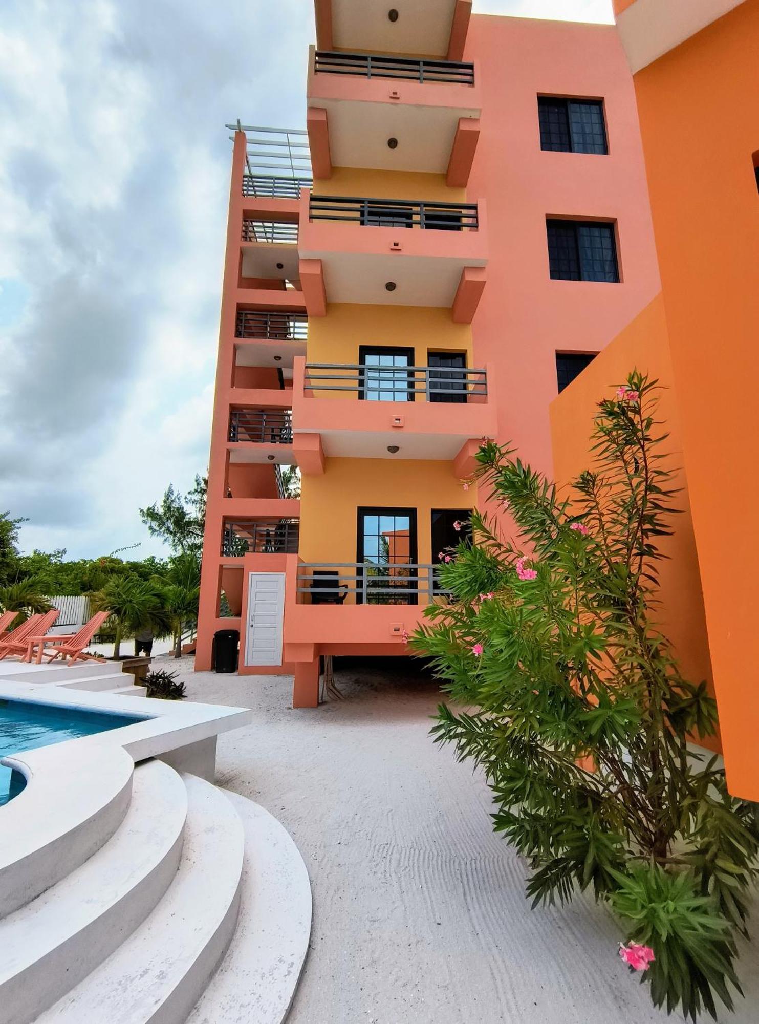 Bay Towers Aparthotel Caye Caulker Exteriör bild