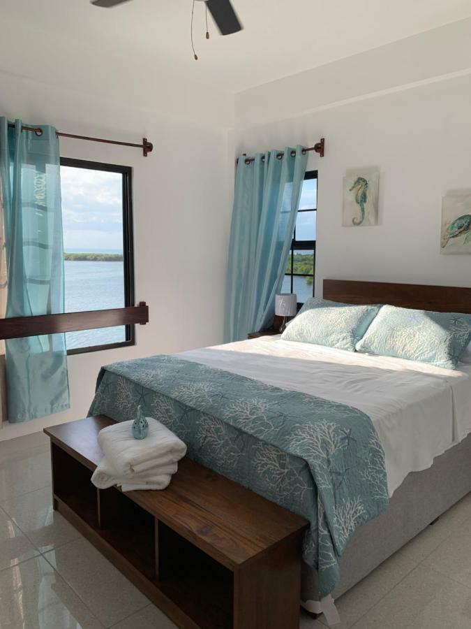 Bay Towers Aparthotel Caye Caulker Exteriör bild