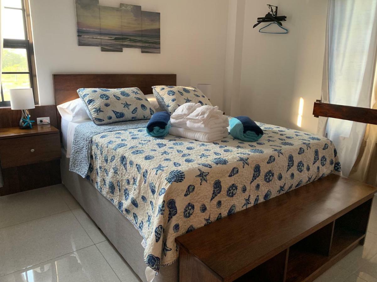 Bay Towers Aparthotel Caye Caulker Exteriör bild